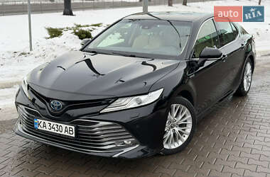 Toyota Camry  2019