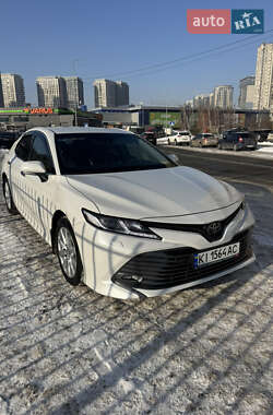 Toyota Camry 2019
