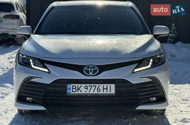 Toyota Camry 2021