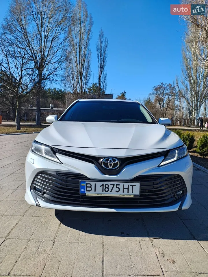 2020 Toyota Camry - мініатюра 2