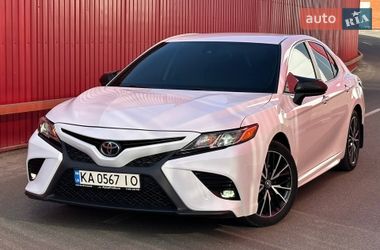 Toyota Camry  2019