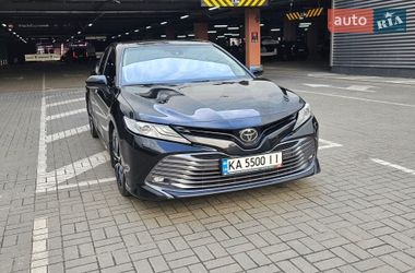 Toyota Camry 2019