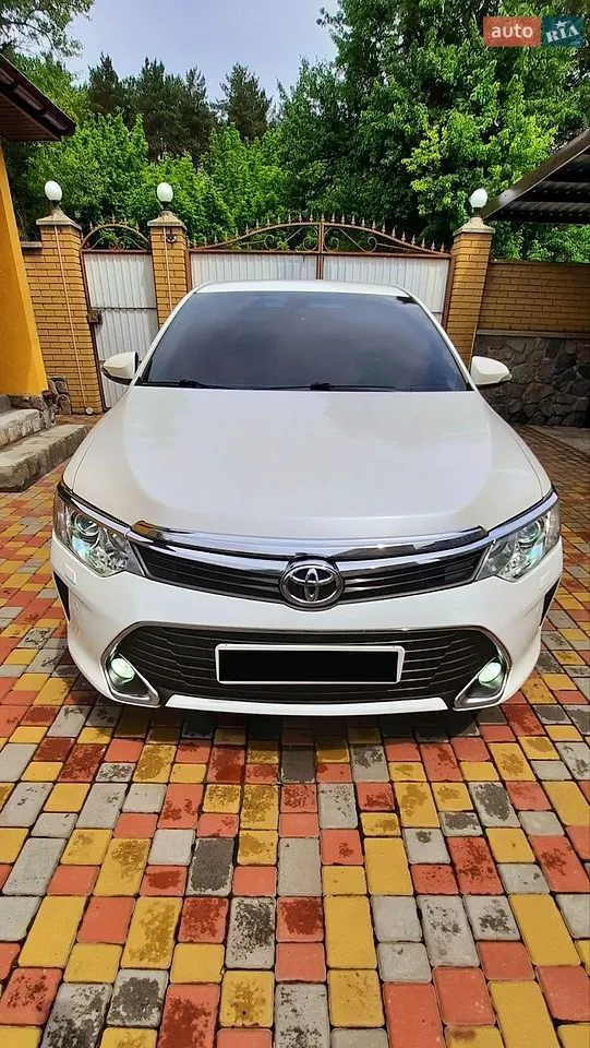 2015 Toyota Camry - фото 1