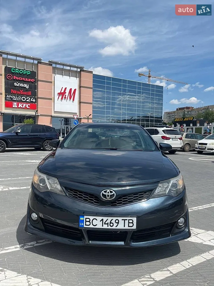 2014 Toyota Camry - фото 1