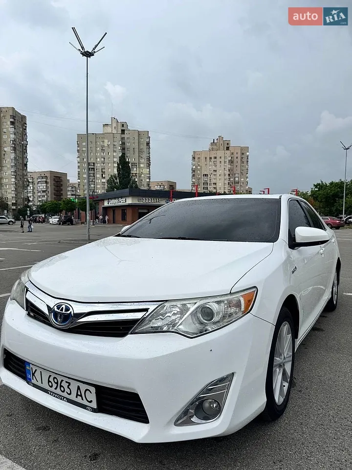2013 Toyota Camry - фото 1