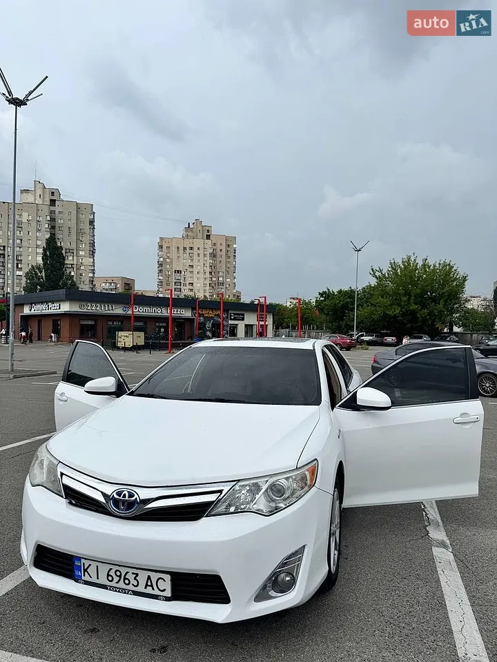 2013 Toyota Camry - мініатюра 3
