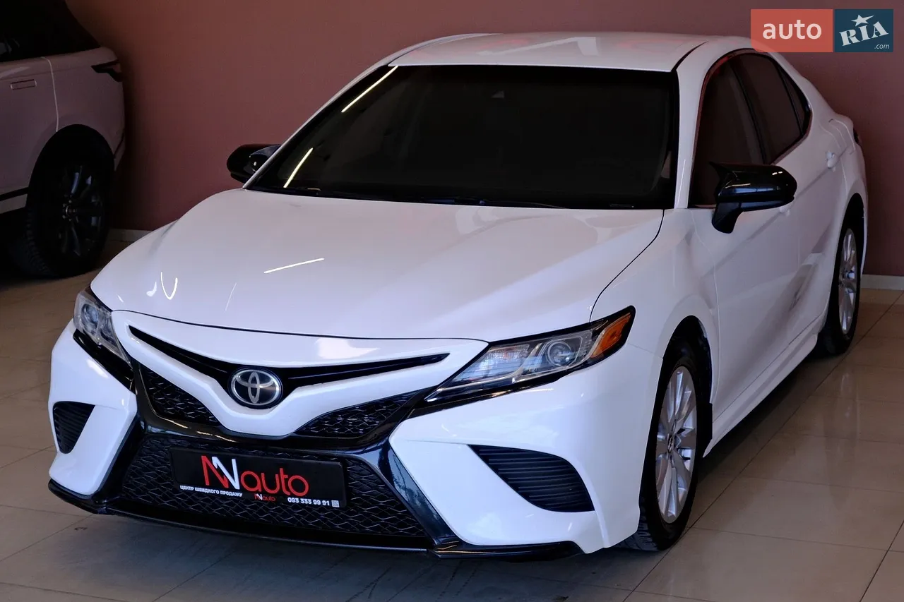 2018 Toyota Camry - мініатюра 3