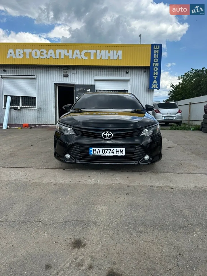2016 Toyota Camry - фото 1