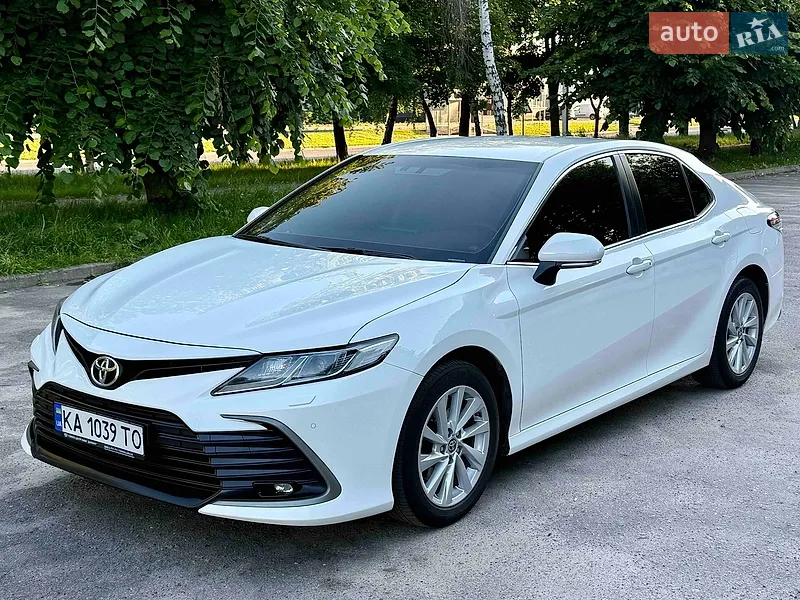 Toyota Camry 2021