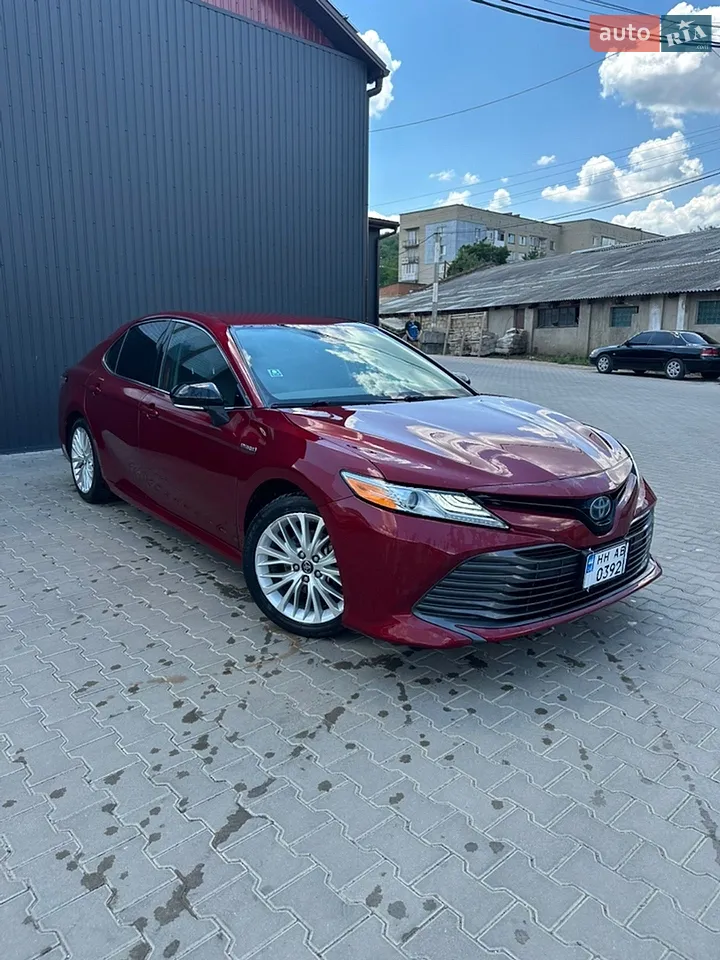 2018 Toyota Camry - фото 1