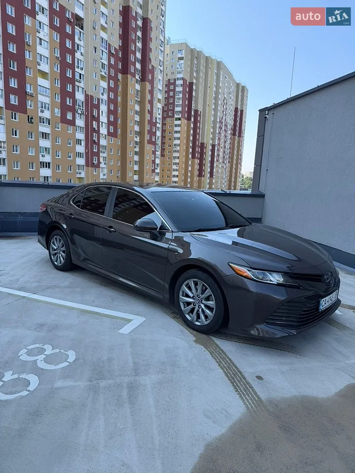2017 Toyota Camry - мініатюра 2
