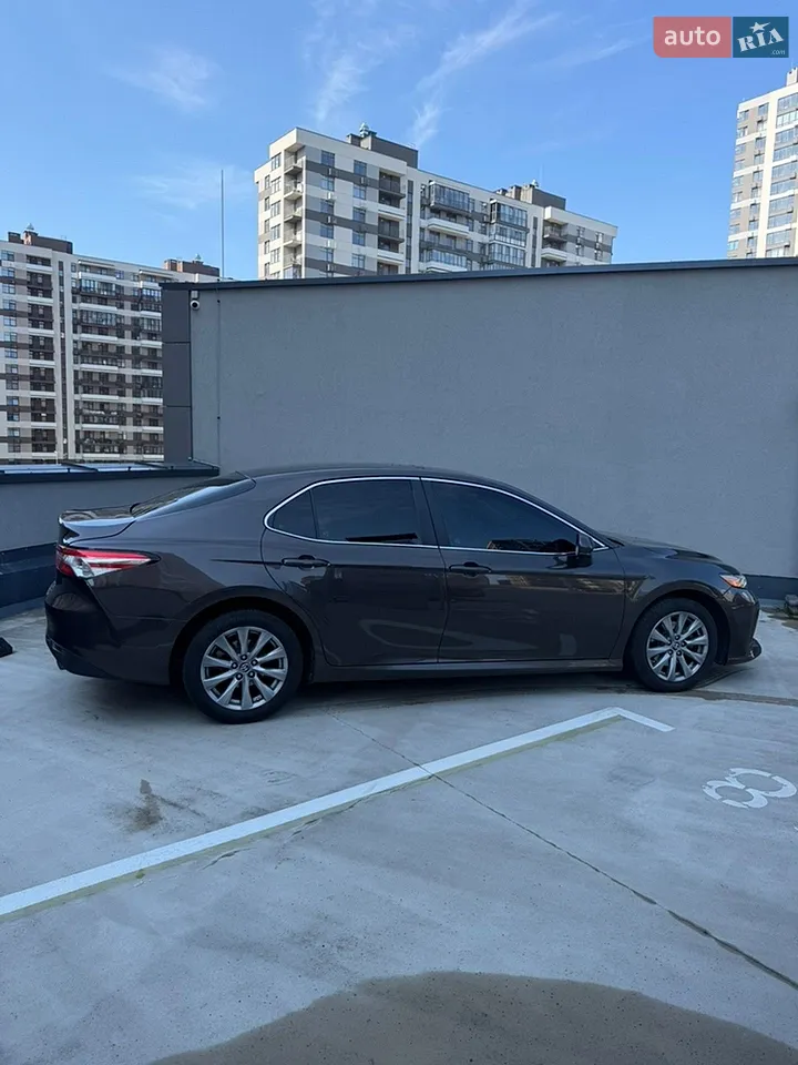 2017 Toyota Camry - мініатюра 3