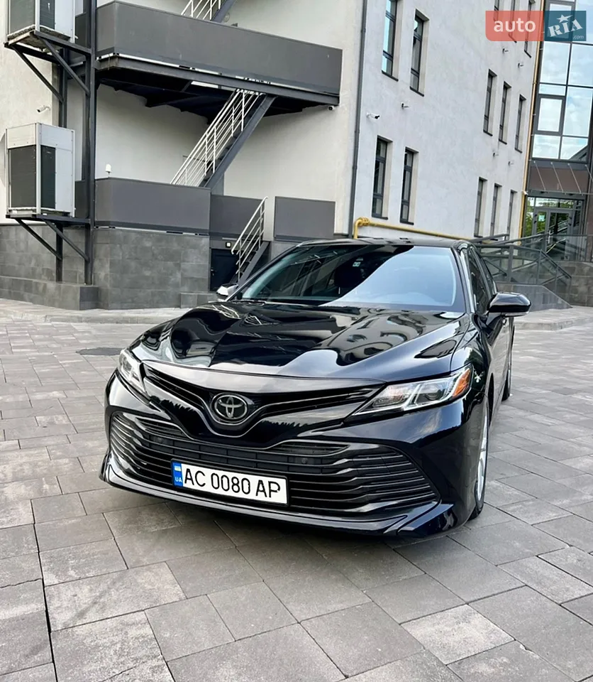 2017 Toyota Camry - фото 1