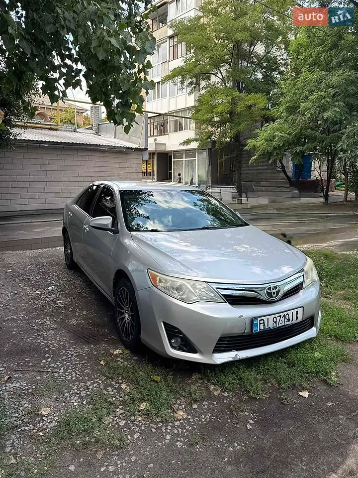 2014 Toyota Camry - мініатюра 2