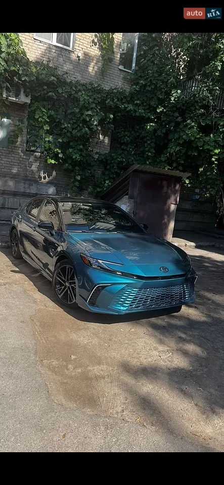 2025 Toyota Camry - мініатюра 2