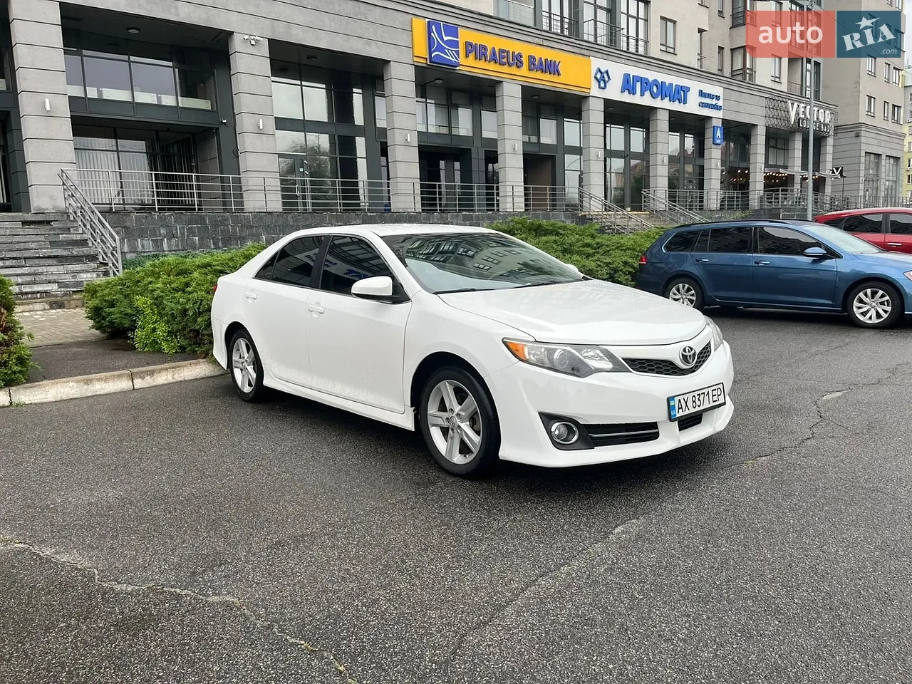 2014 Toyota Camry - фото 1