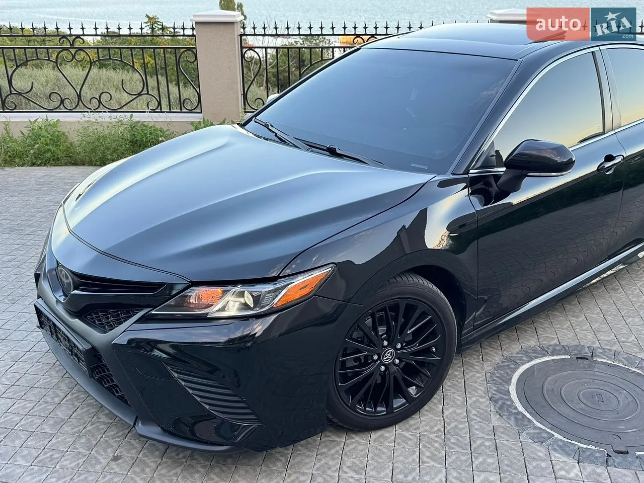 2017 Toyota Camry - мініатюра 2