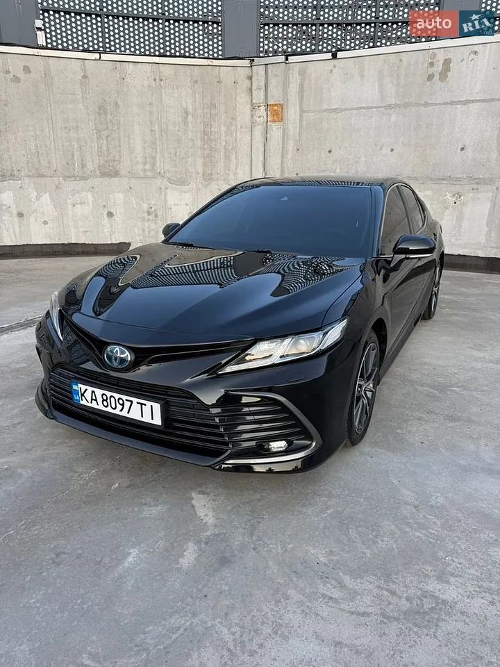 2021 Toyota Camry - фото 1