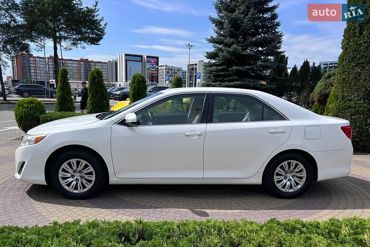 2013 Toyota Camry - мініатюра 4
