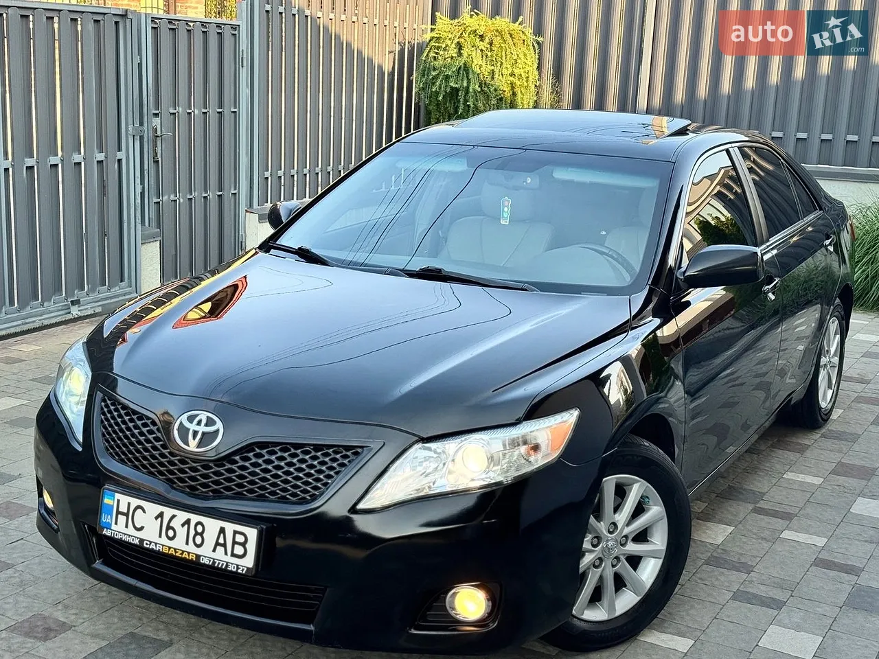 2011 Toyota Camry - фото 1