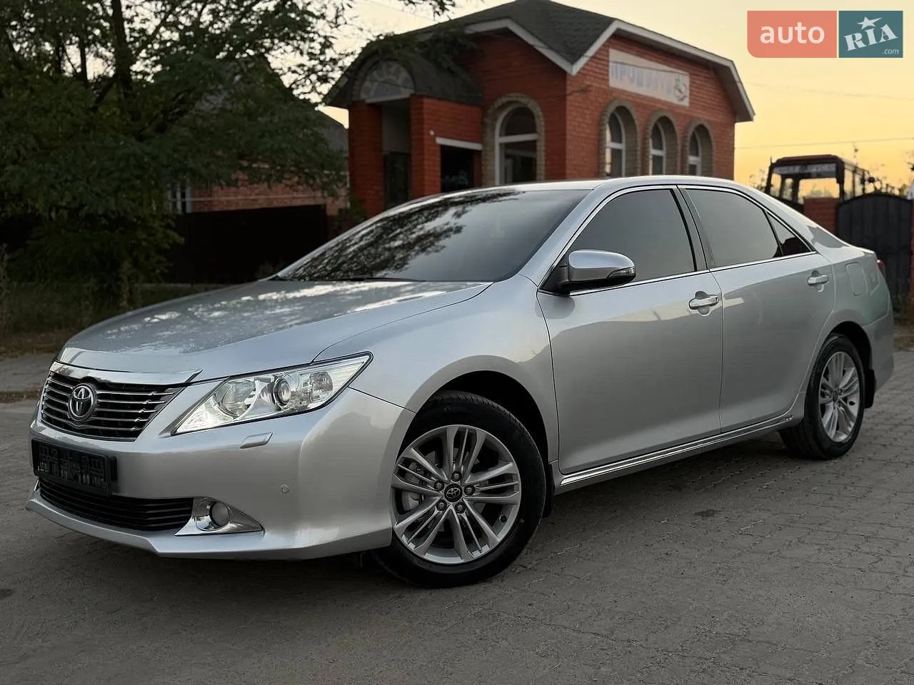 2014 Toyota Camry - фото 1
