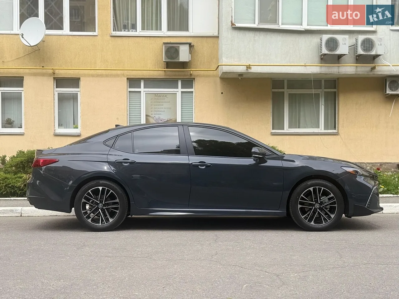 2025 Toyota Camry - мініатюра 5