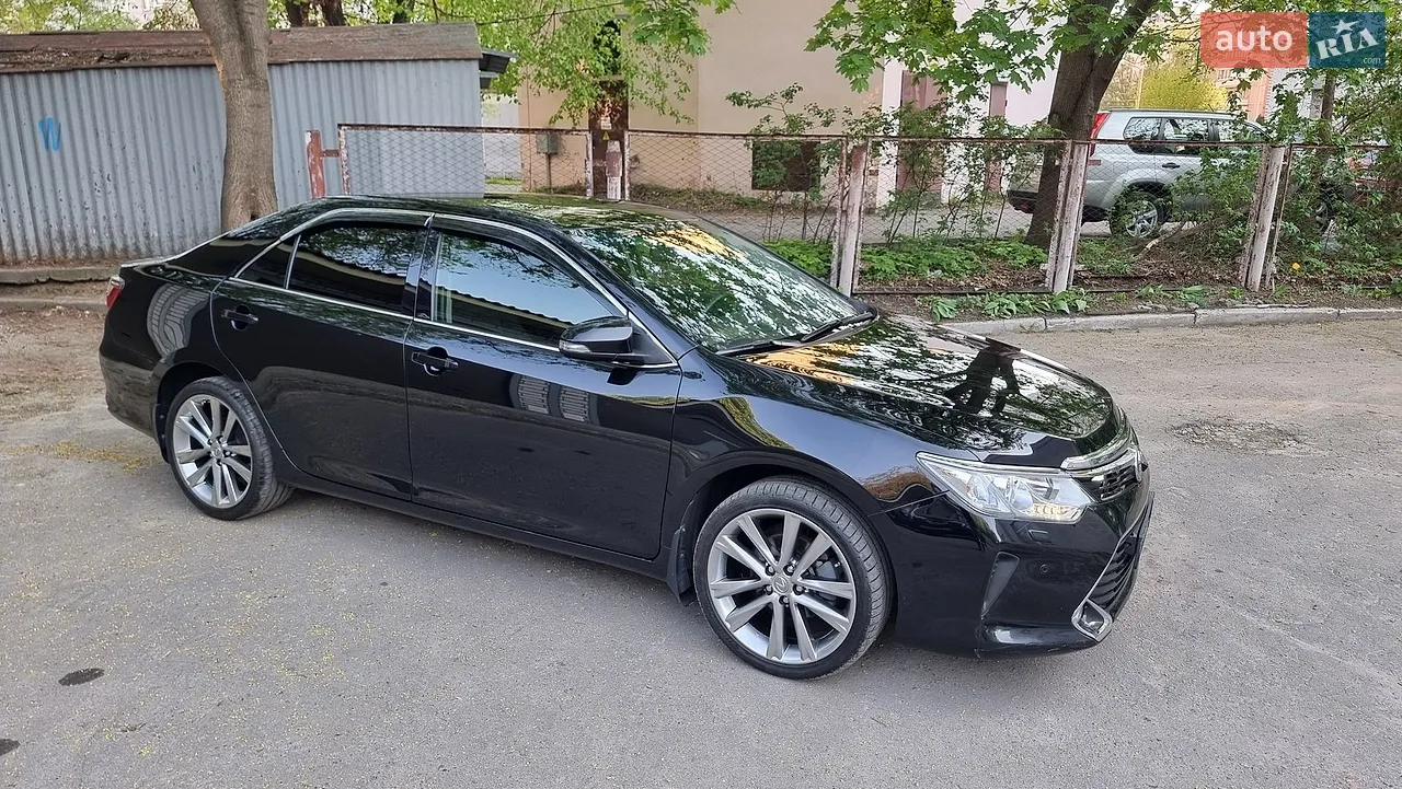 2017 Toyota Camry - фото 1