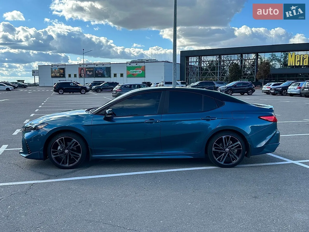 2025 Toyota Camry - мініатюра 2