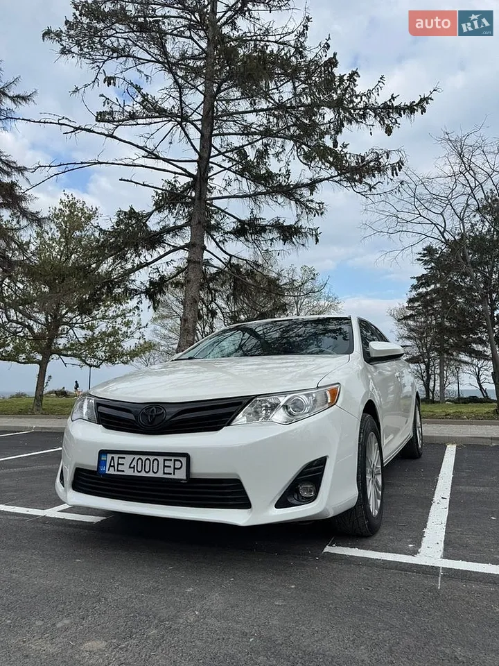 2014 Toyota Camry - мініатюра 2