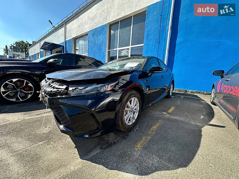 Toyota Camry 2025