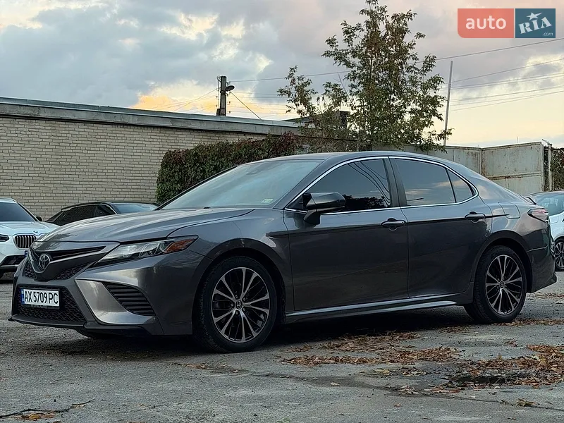 Toyota Camry 2021