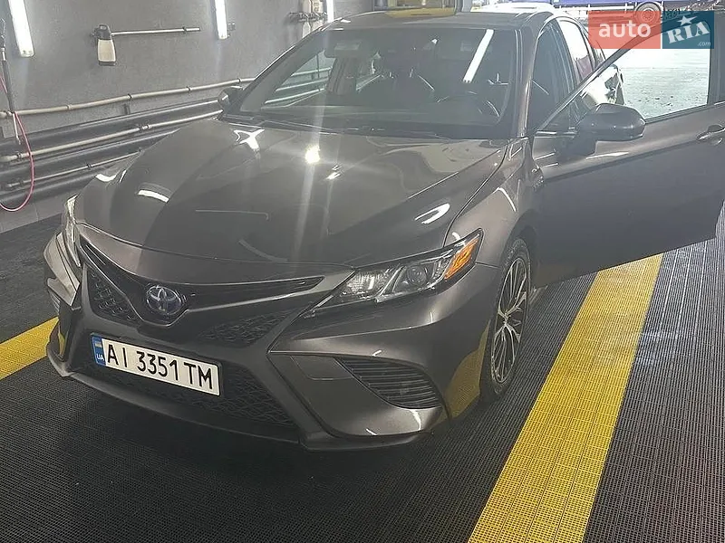 Toyota Camry 2019
