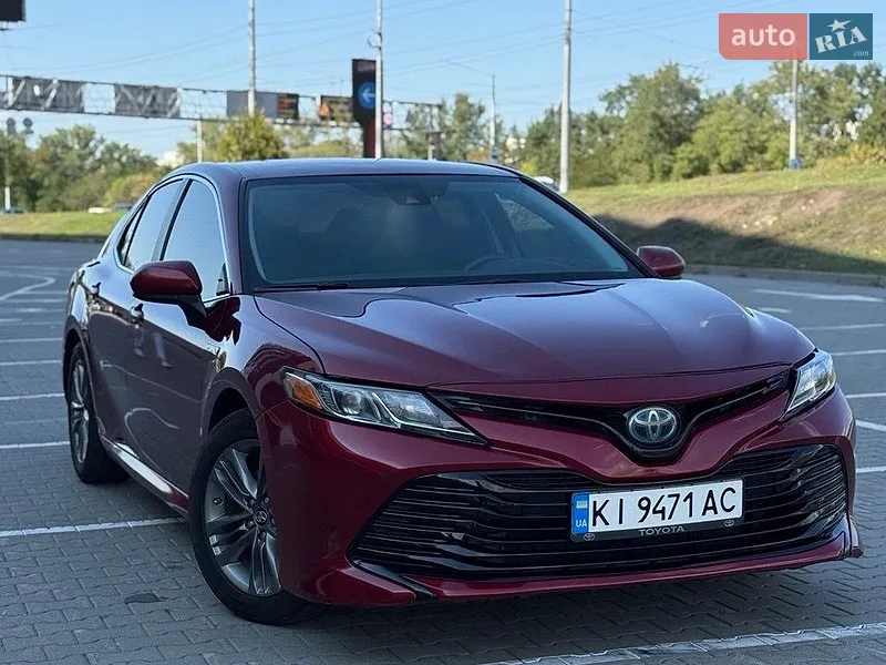 Toyota Camry 2019