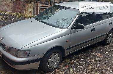 Toyota Carina E AUTOMAT  GAZ 1996