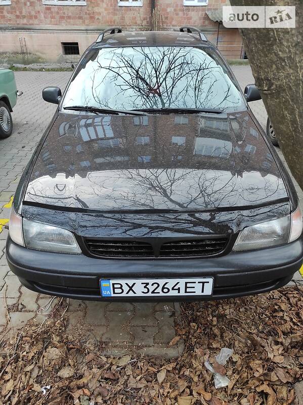 Универсал Toyota Carina E