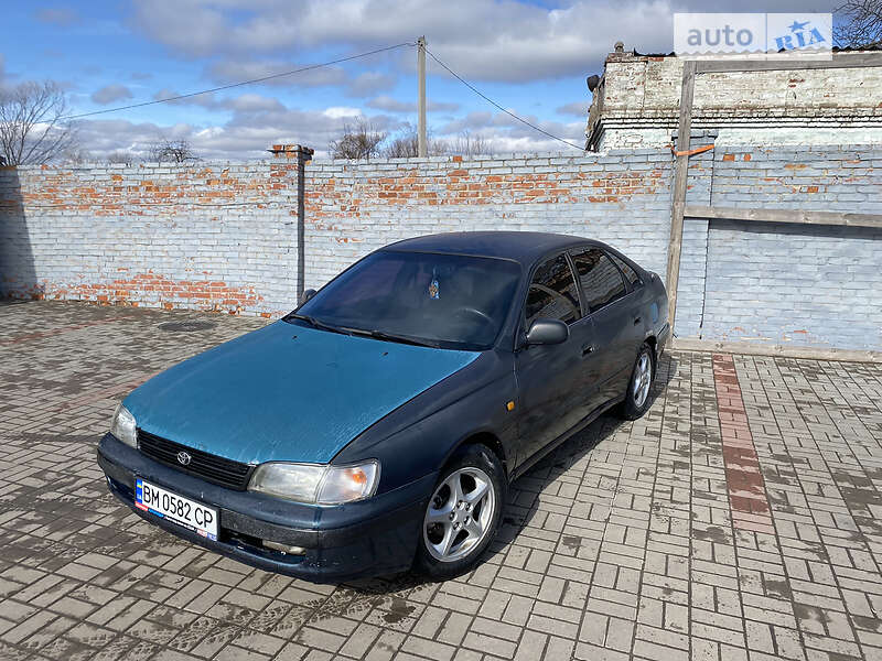 Ліфтбек Toyota Carina E