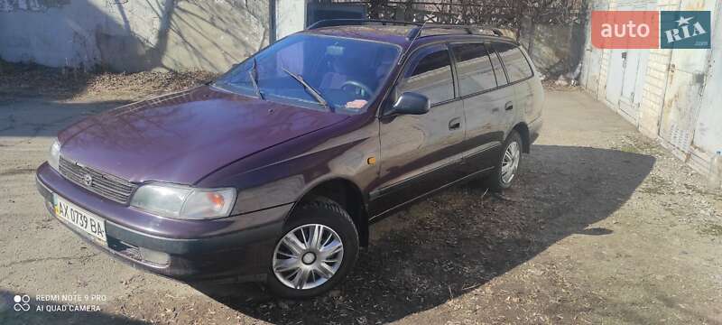 Универсал Toyota Carina E