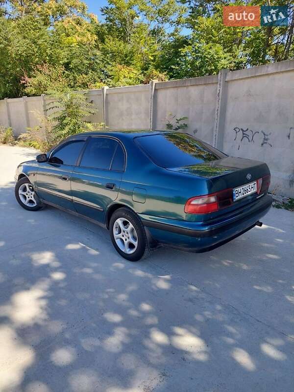 Toyota Carina E