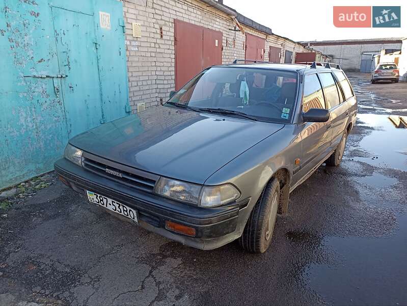 Универсал Toyota Carina