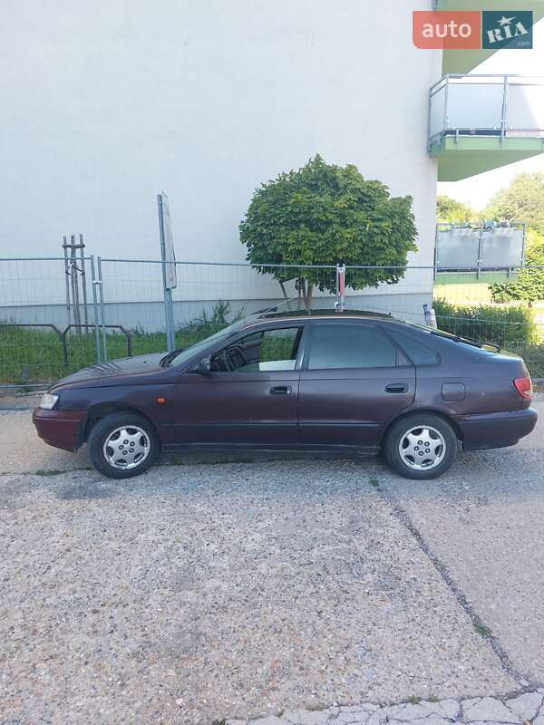 Toyota Carina 1995 року в Дніпрі (Дніпропетровську)