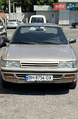 Toyota Carina  1988