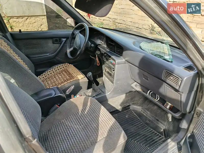 Toyota Carina 1988
