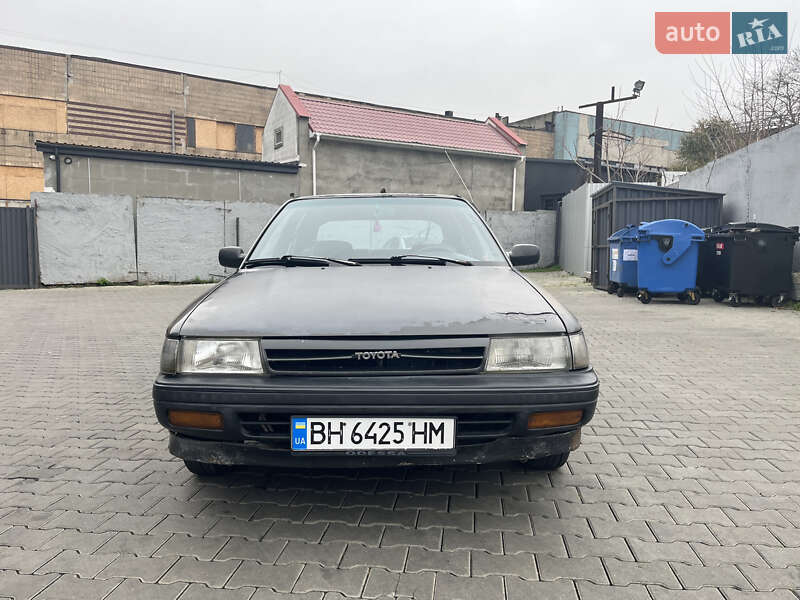 Хэтчбек Toyota Carina