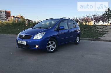 Toyota Corolla Verso  2002