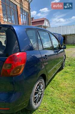 Toyota Corolla Verso 2003