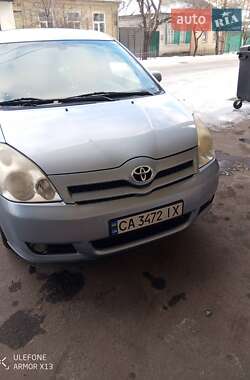 Toyota Corolla Verso  2004