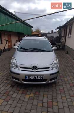 Toyota Corolla Verso 2005