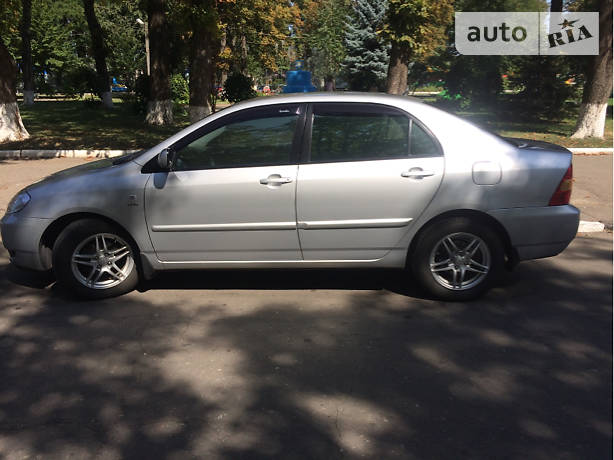 Toyota Corolla 2003 года
