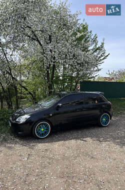 Toyota Corolla  2004