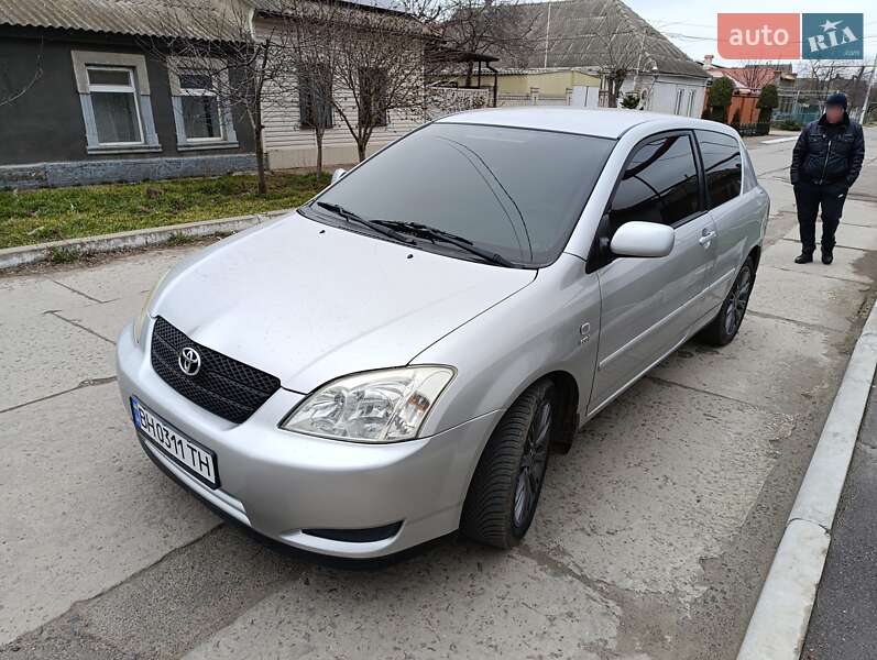 Хэтчбек Toyota Corolla